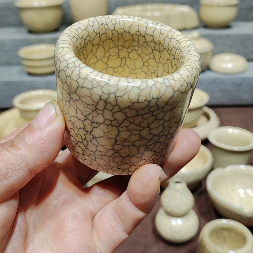 龚东华老师梅花墨纹作品