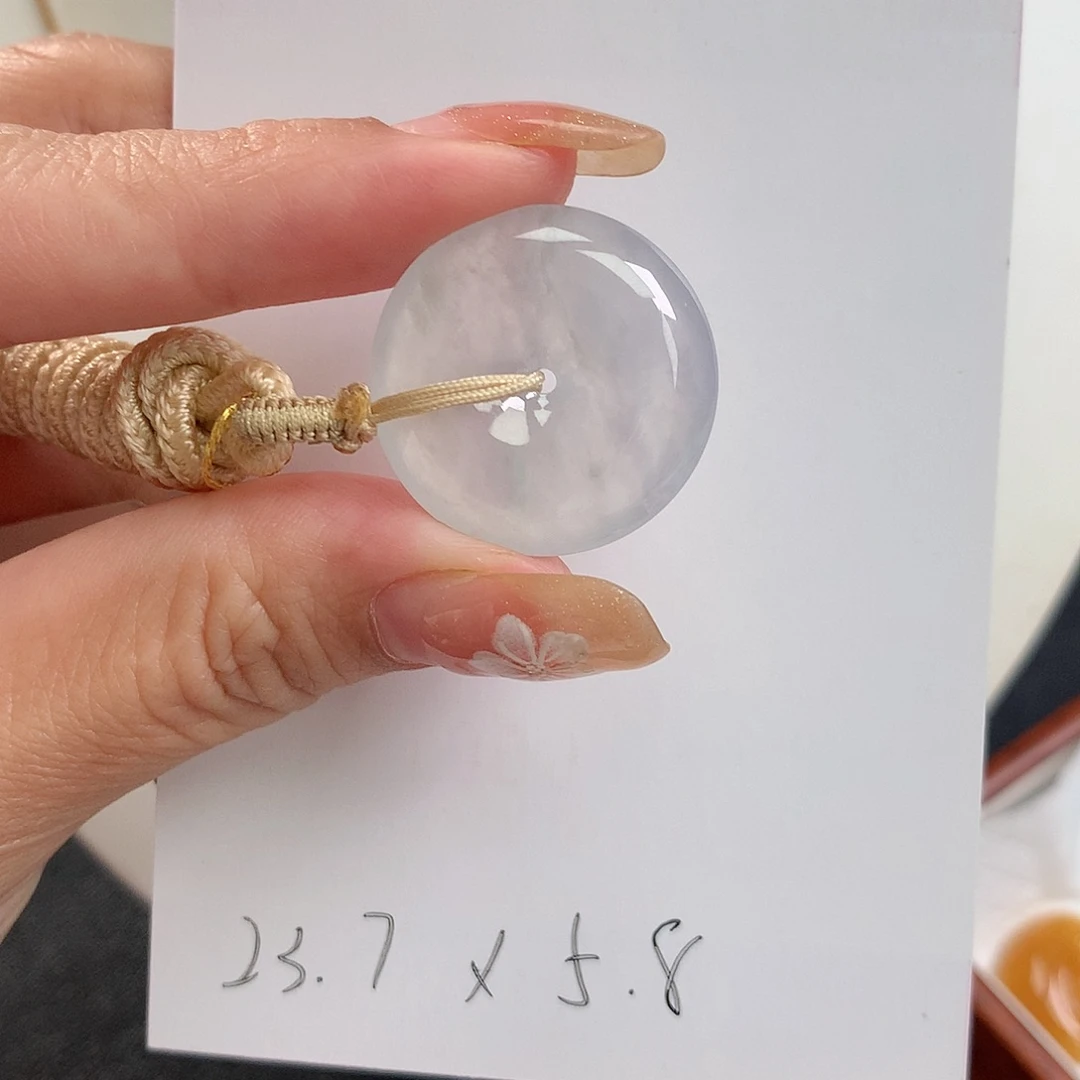 Z***。翡翠未镶嵌颈饰087408860850578085