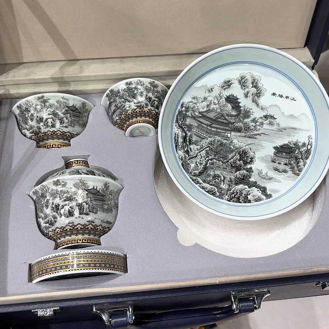 瓷片景德镇瓷器精品陈列