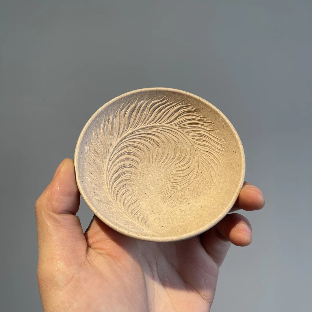 【金翎系列】宜兴原矿全手工紫砂主人杯 斗笠杯 顶奢羽毛浮雕主人杯