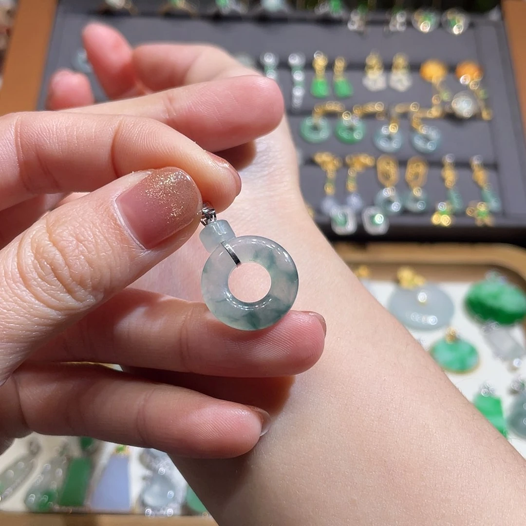 翡翠吊坠(不含链)18K金镶嵌冰飘花甜甜圈