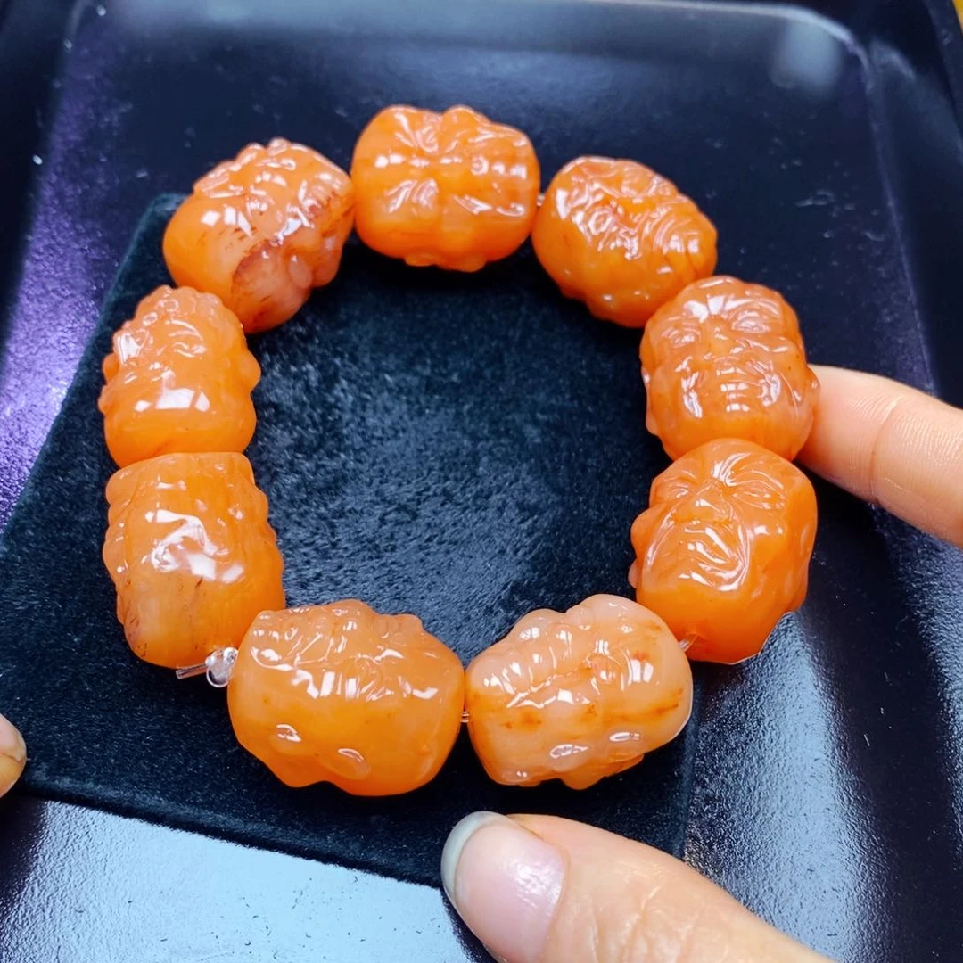 未镶嵌石英质玉（黄龙玉）颈饰