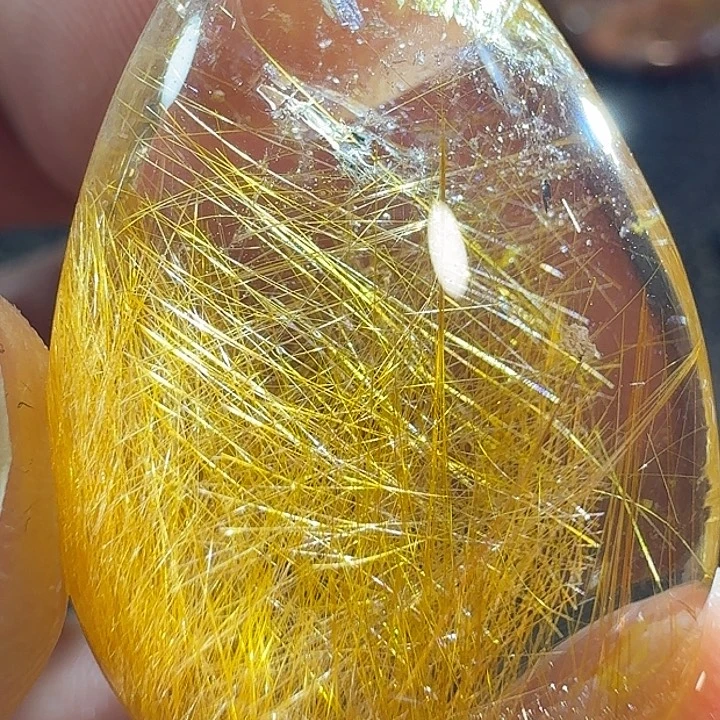 王***梨水晶颈饰未镶嵌你