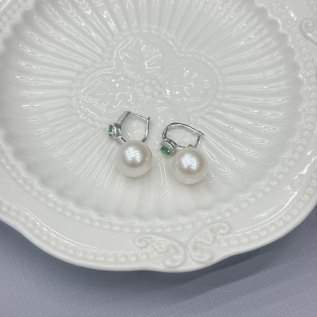 【暹罗珠宝】天然特选"冷萃"白细胞珍珠设计款耳钉 159B