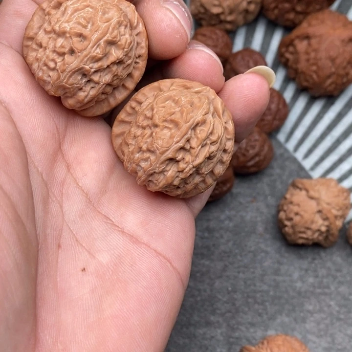 文玩核桃把件美****来白狮子