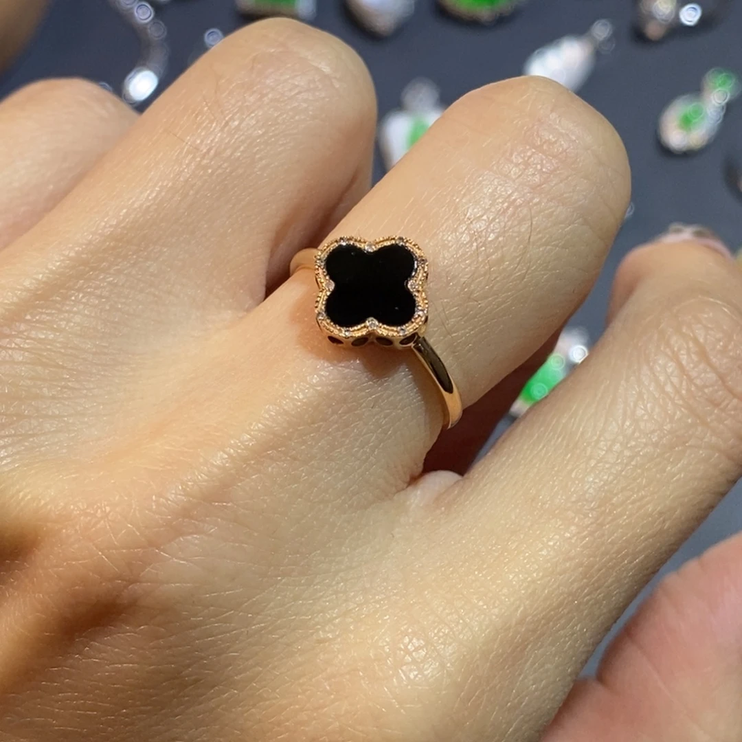 翡翠18K金镶嵌戒指