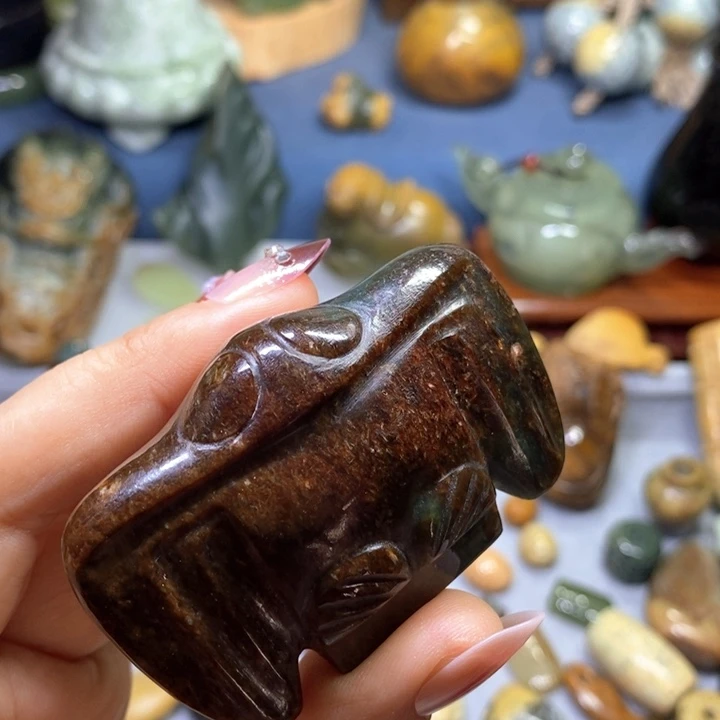 岫岩河磨玉（透闪石质玉）未镶嵌把件特价