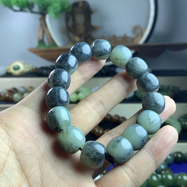 和田玉未镶嵌手串