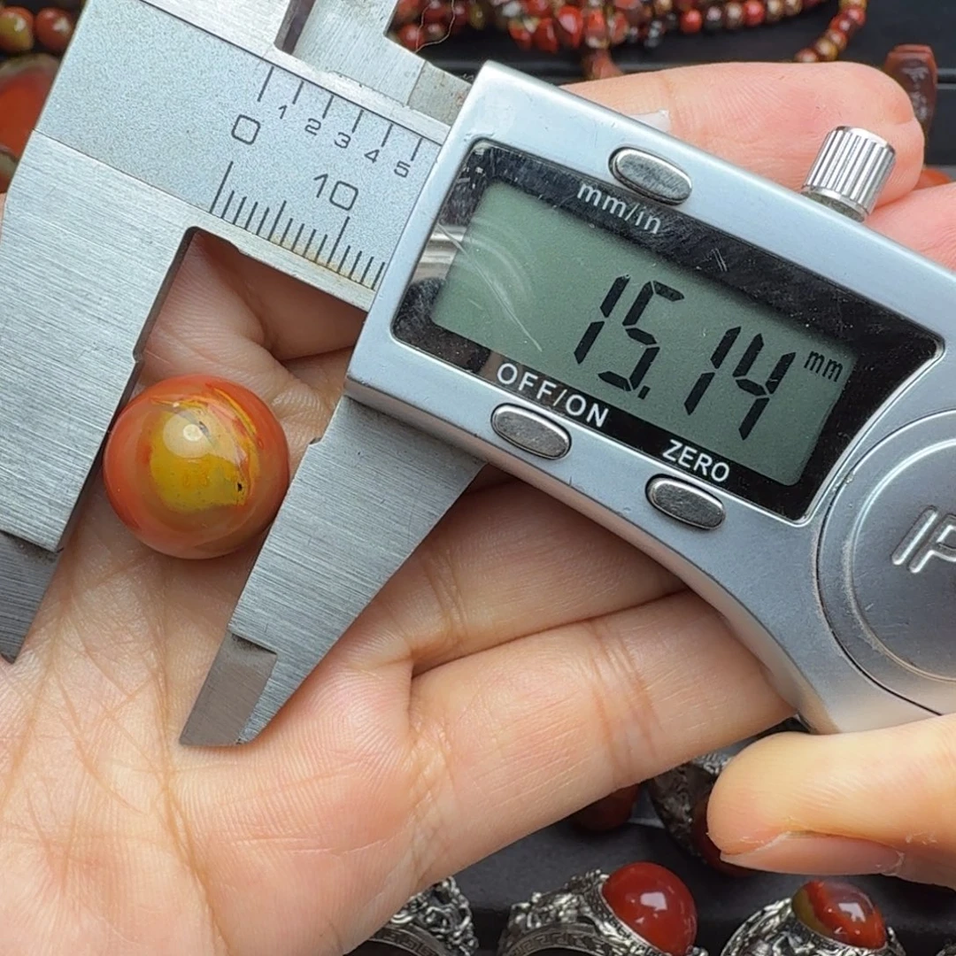 颈饰未镶嵌南红玛瑙特价 不退换