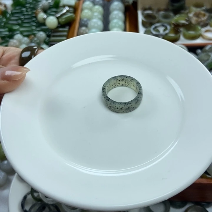 未镶嵌和田玉珠宝半成品刁*姐