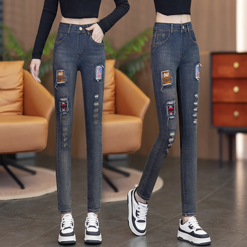 2025年大码春秋冬季新款显瘦九分裤破洞简约小个子高腰牛仔裤女