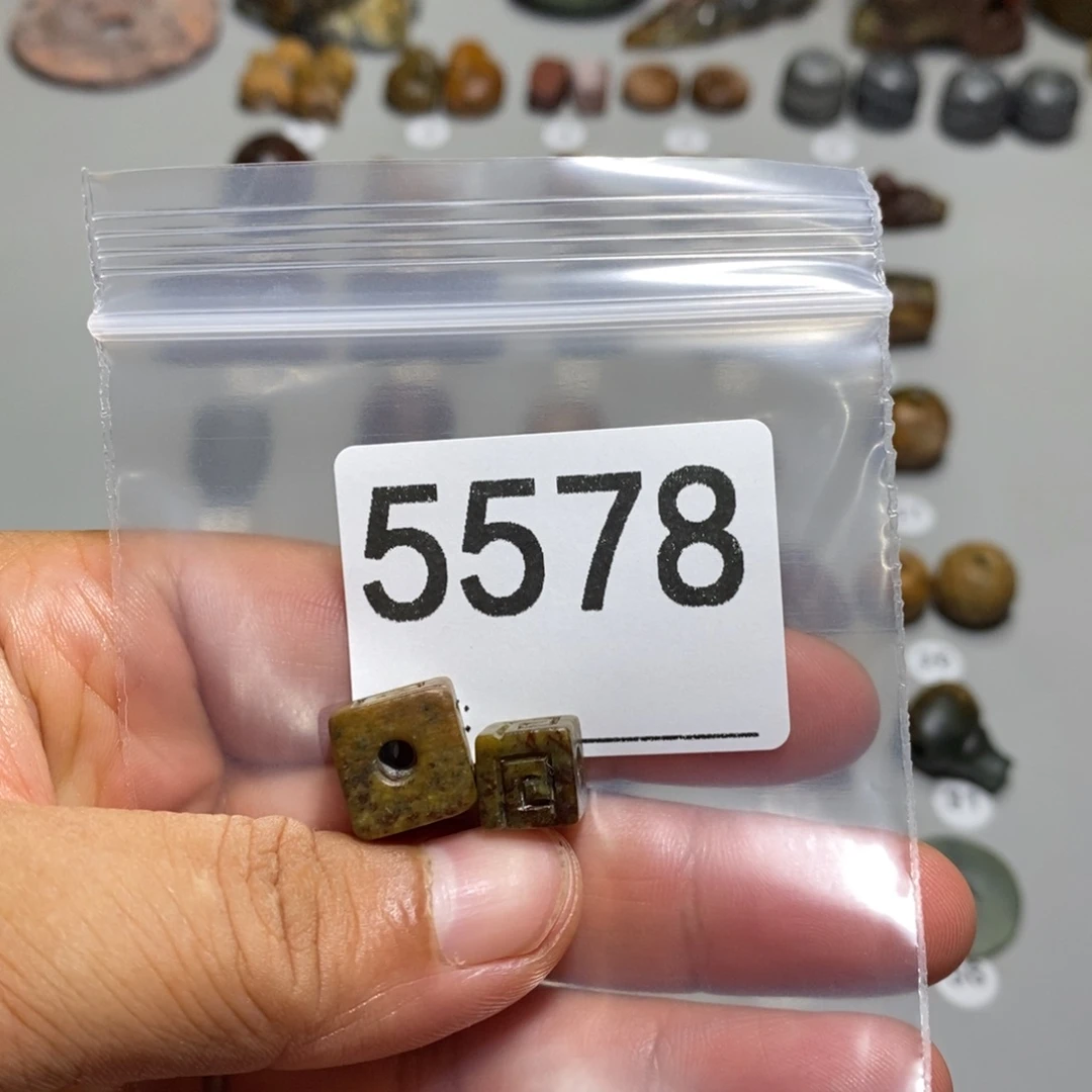 岫岩河磨玉（透闪石质玉）未镶嵌颈饰墩*