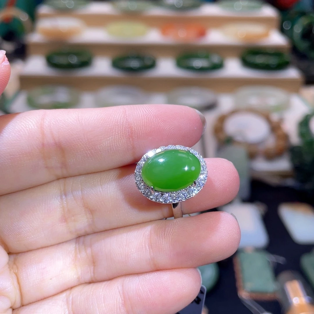 和田玉银S925镶嵌颈饰高品果绿戒指