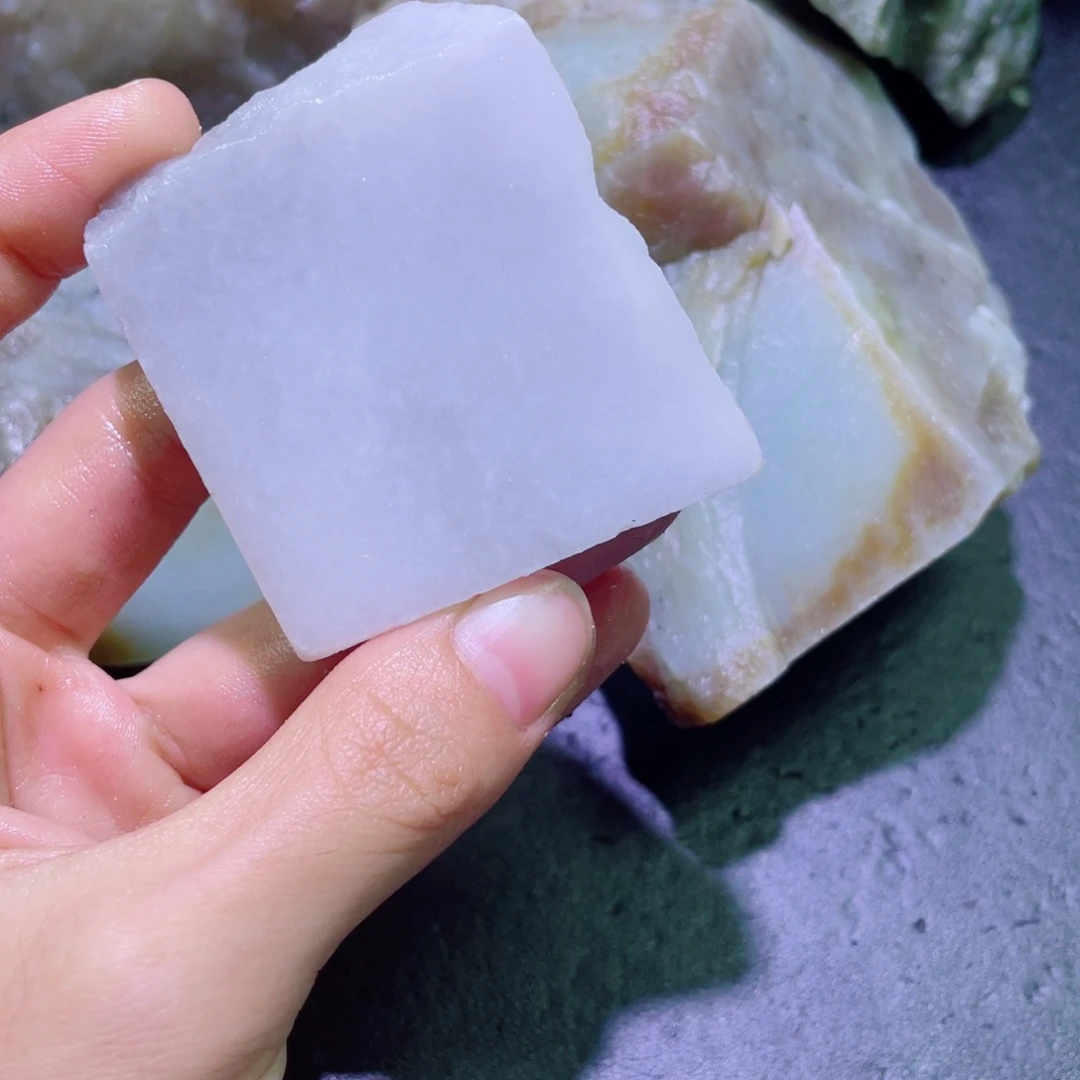 和田玉未镶嵌珠宝半成品