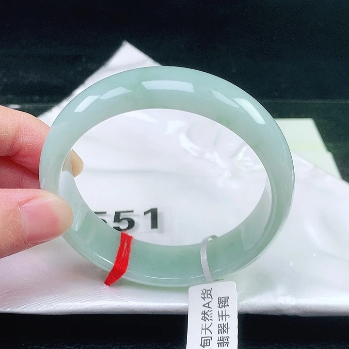 未镶嵌手镯翡翠551