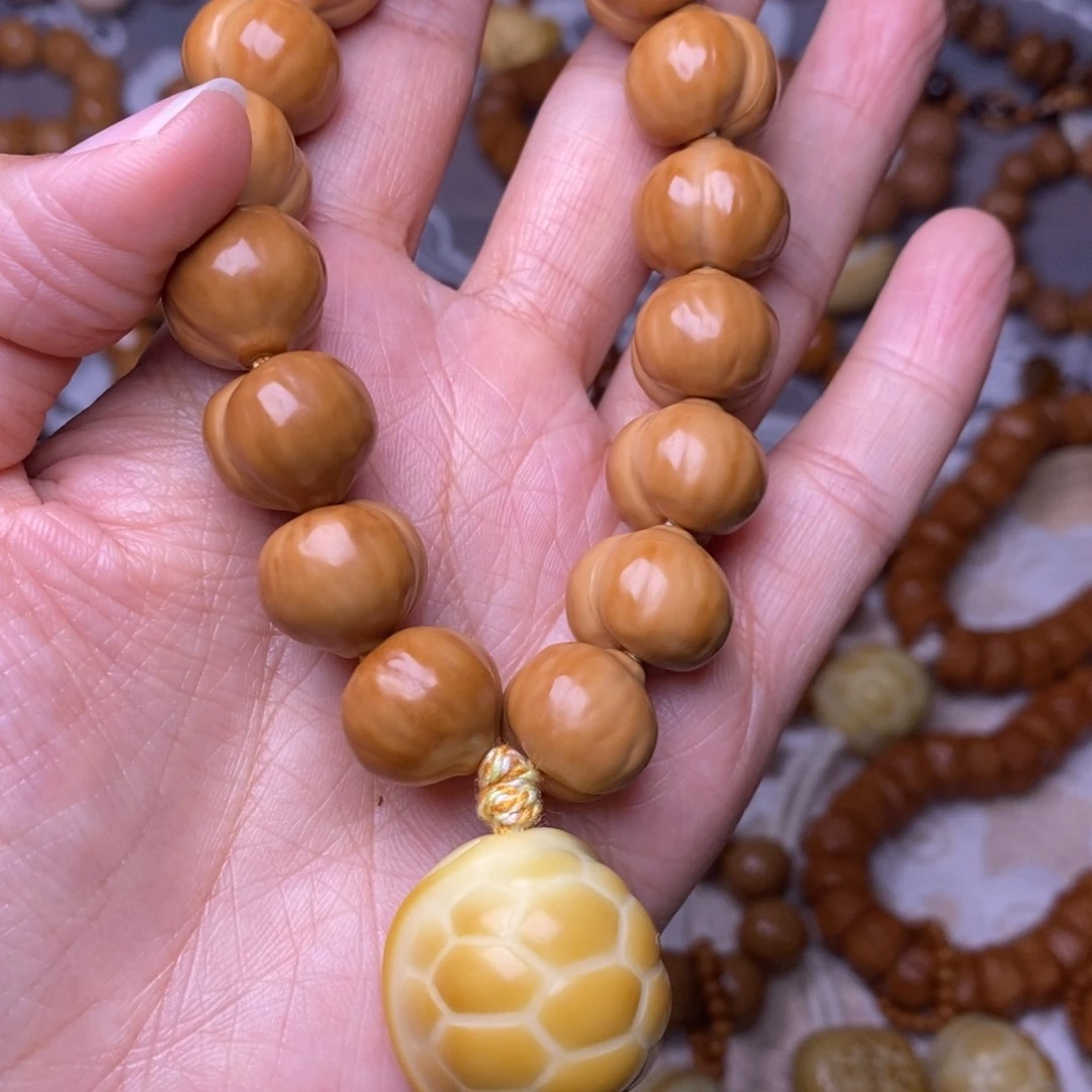 把件猴头核桃柯基屁桃龟甲