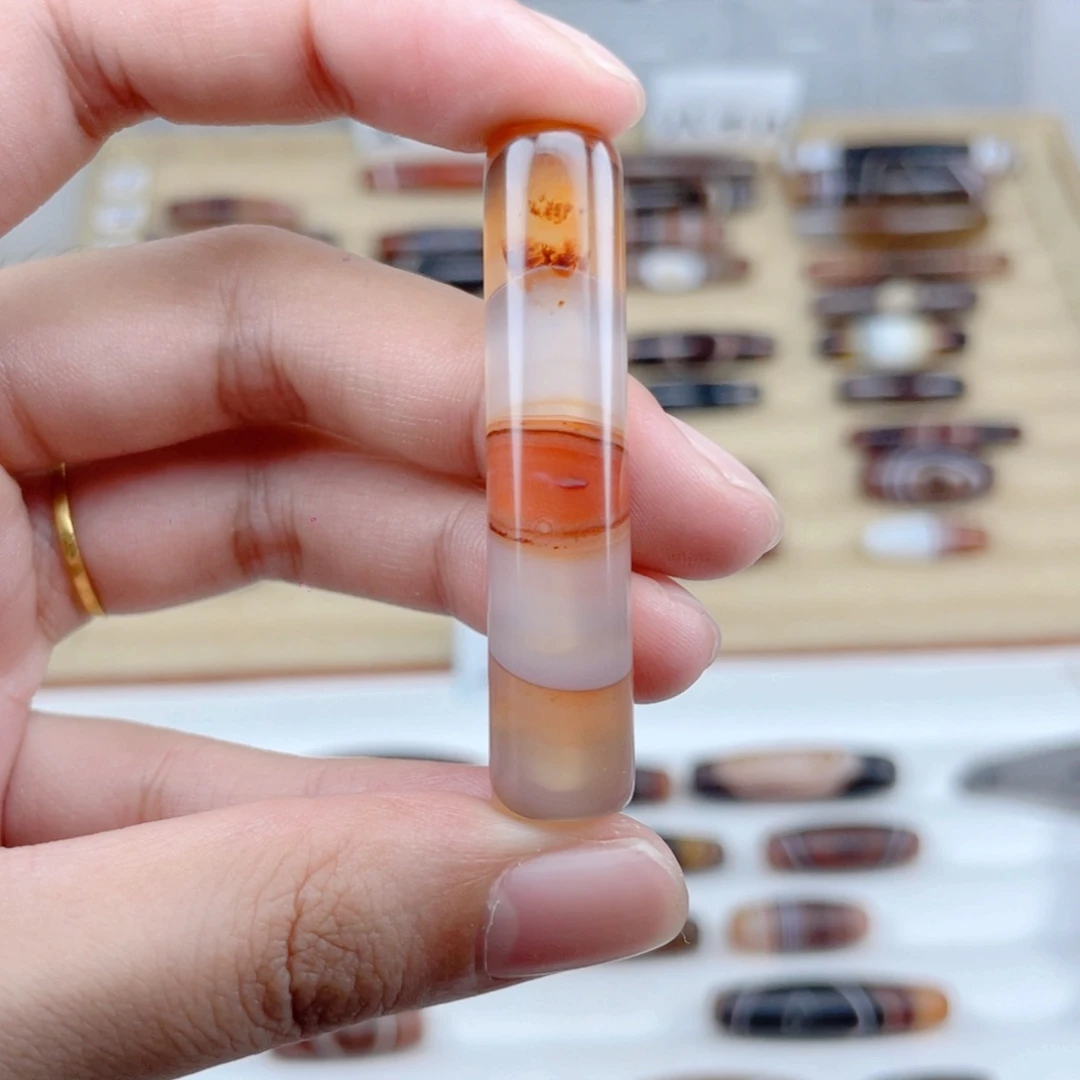 娜***样玛瑙/玉髓颈饰未镶嵌