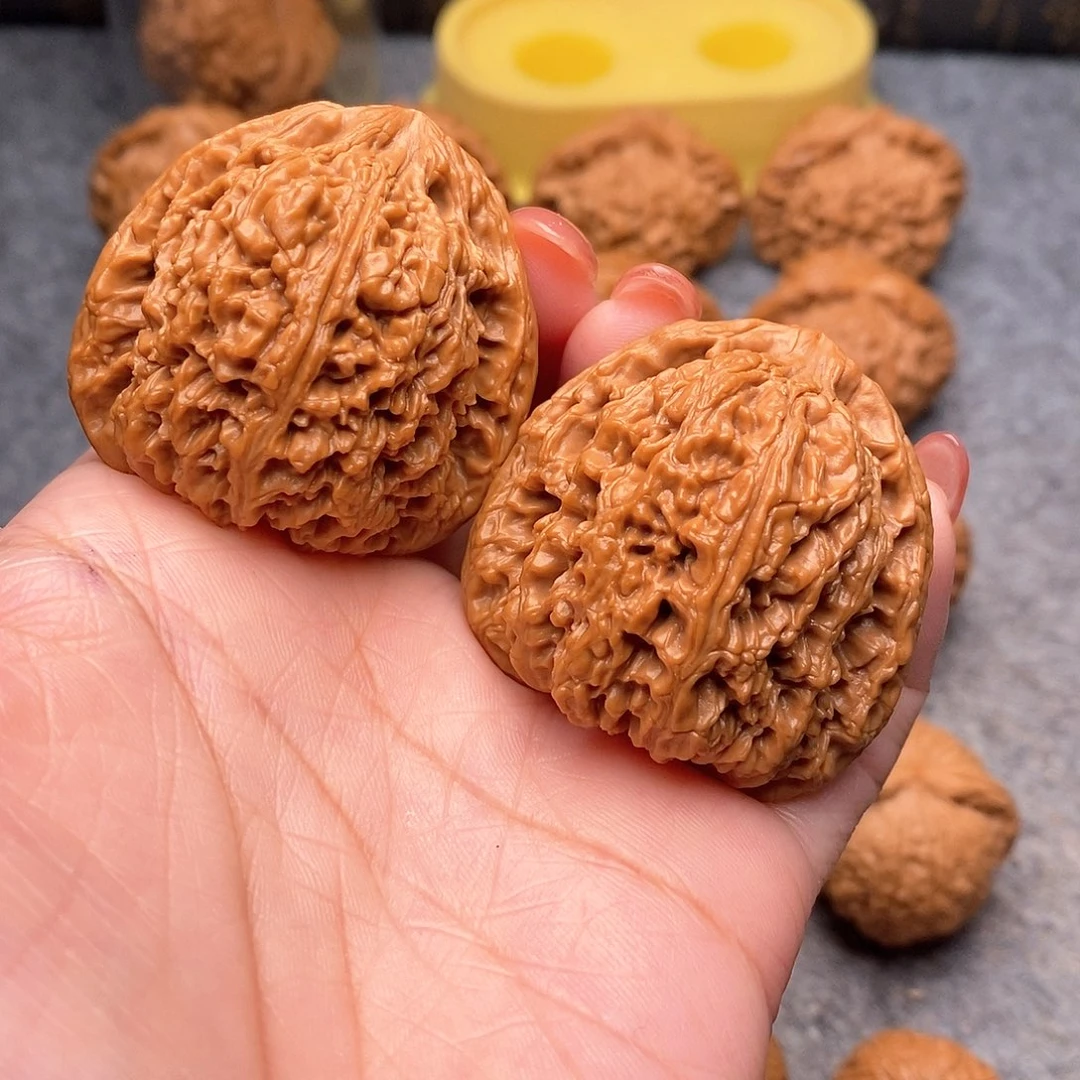 文玩核桃把件s**?精品三角疆43