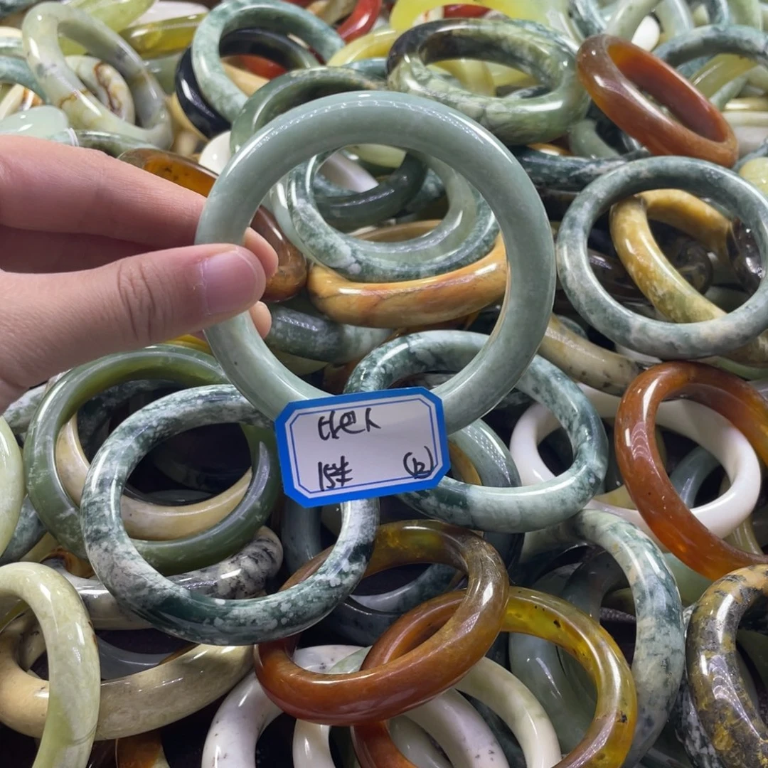 比***卜蛇纹石玉未镶嵌手镯