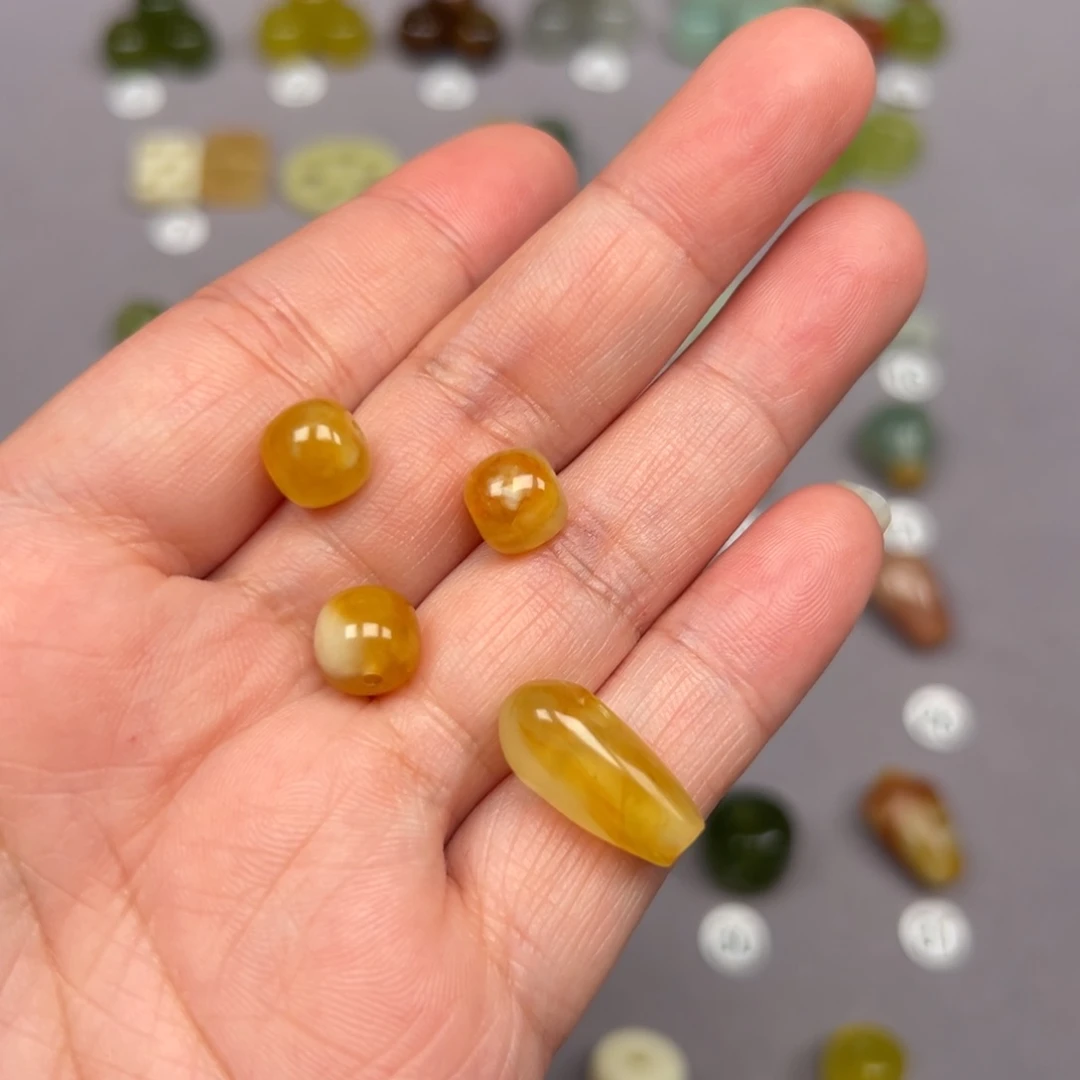 未镶嵌蛇纹石玉颈饰微瑕