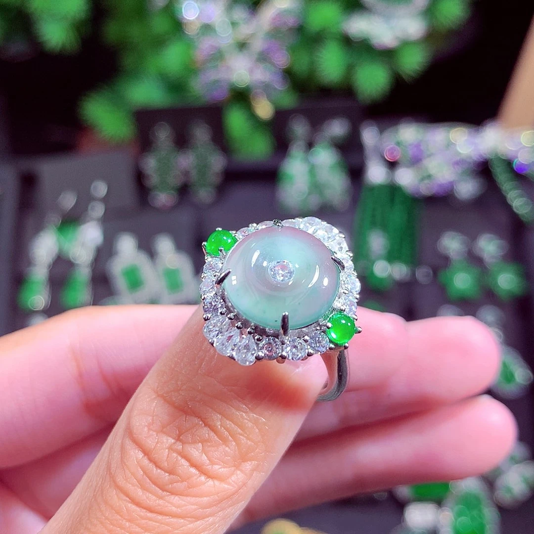 颈饰未镶嵌翡翠天然