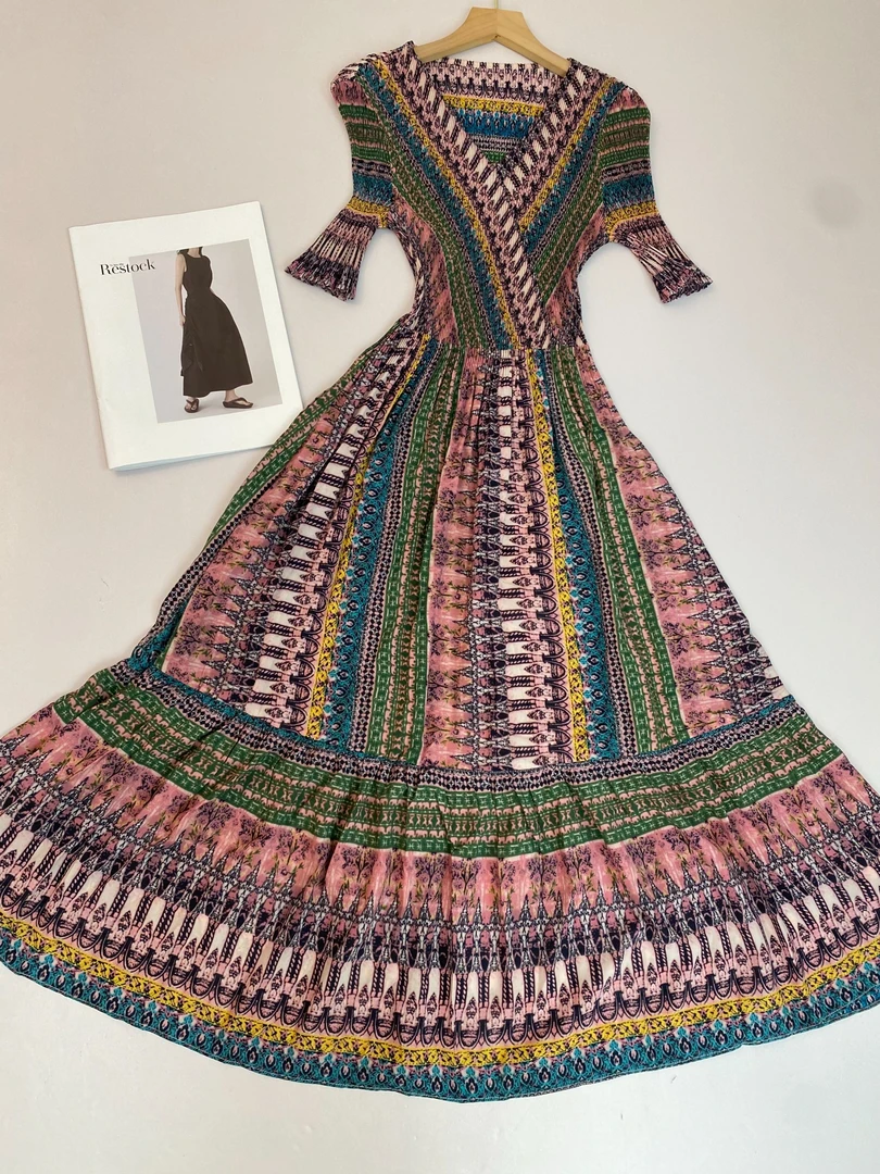 《云天织》新款民族风褶皱V领修身显瘦气质中长款短袖连衣裙有