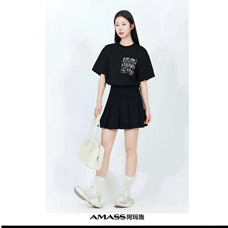阿玛施AMASS休闲造型质感胸前口袋亮片钉珠设计圆领t恤530088夏季