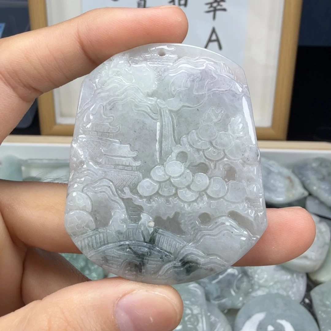 翡翠挂件未镶嵌翡翠