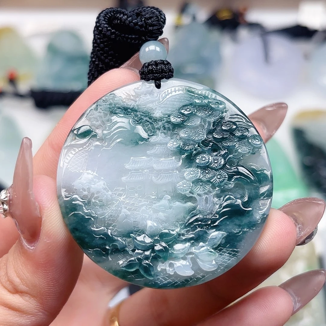 翡翠未镶嵌颈饰山水