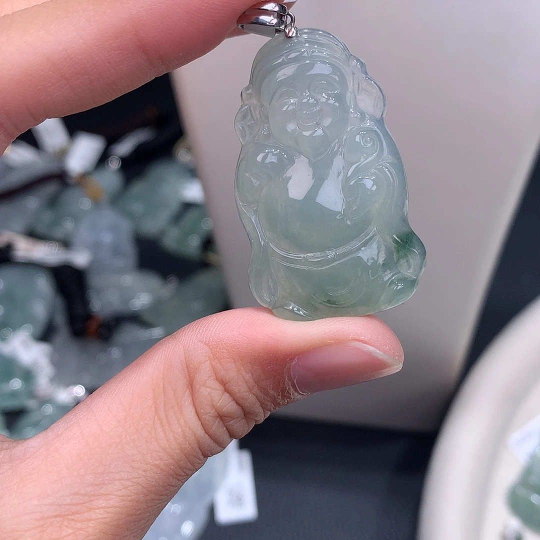 颈饰18K金镶嵌翡翠飘花佛公