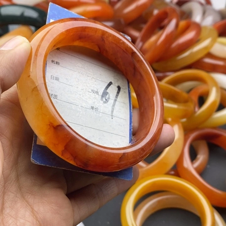 未镶嵌手镯石英质玉