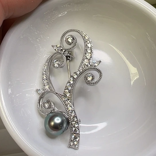 涵***涵胸针海水珍珠未镶嵌