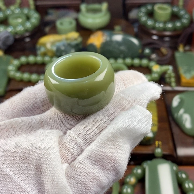 【闪购商品】岫岩老玉（透闪石质玉）颈饰未镶嵌