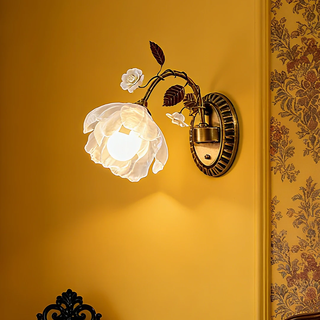 法式复古花朵壁灯现代简约新款创意房间设计师花瓣创意床头小灯具