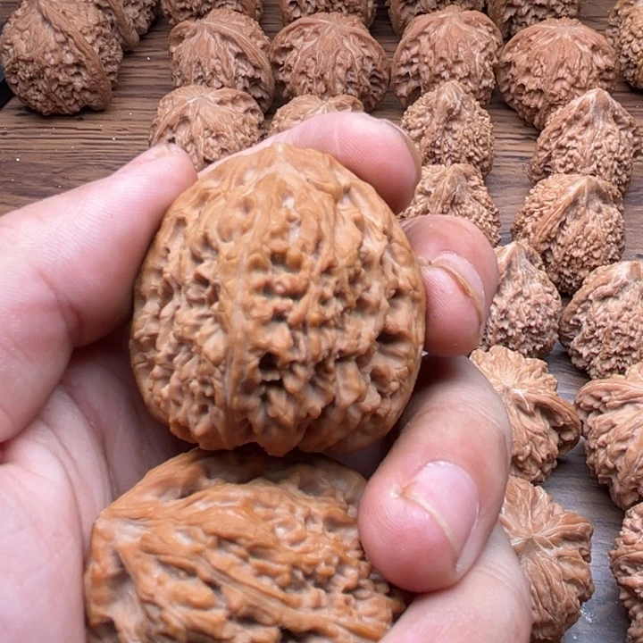 恩***客文玩核桃吊坠42南疆石