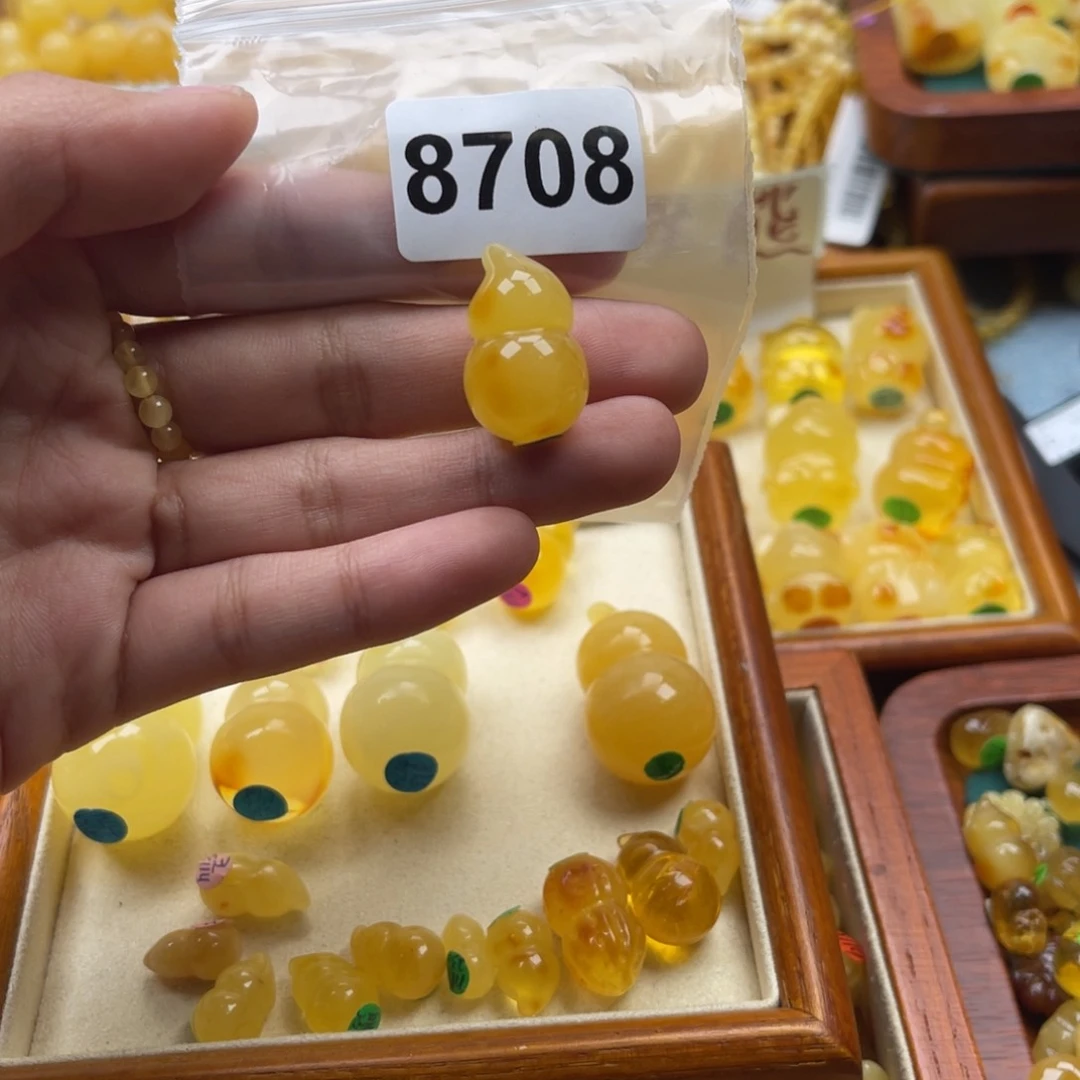 琥珀裸石未镶嵌蜜蜡