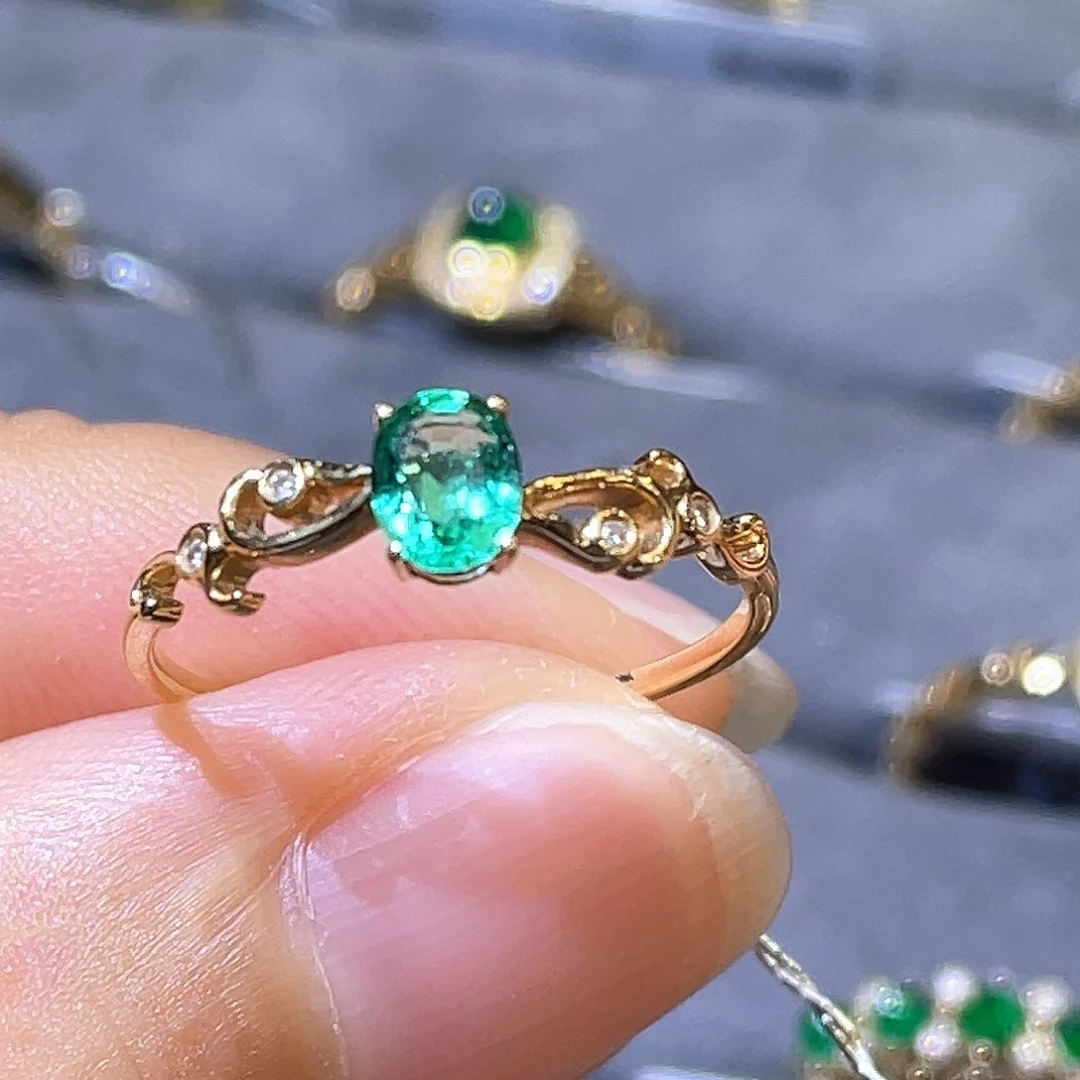 祖母绿戒指18K金镶嵌0.35ct