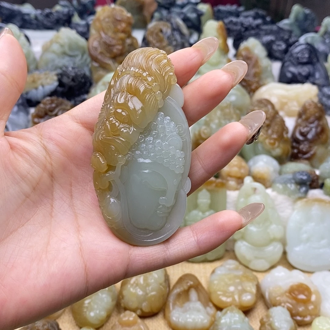 颈饰未镶嵌和田玉