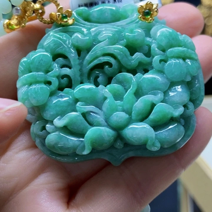 翡翠未镶嵌颈饰吊坠
