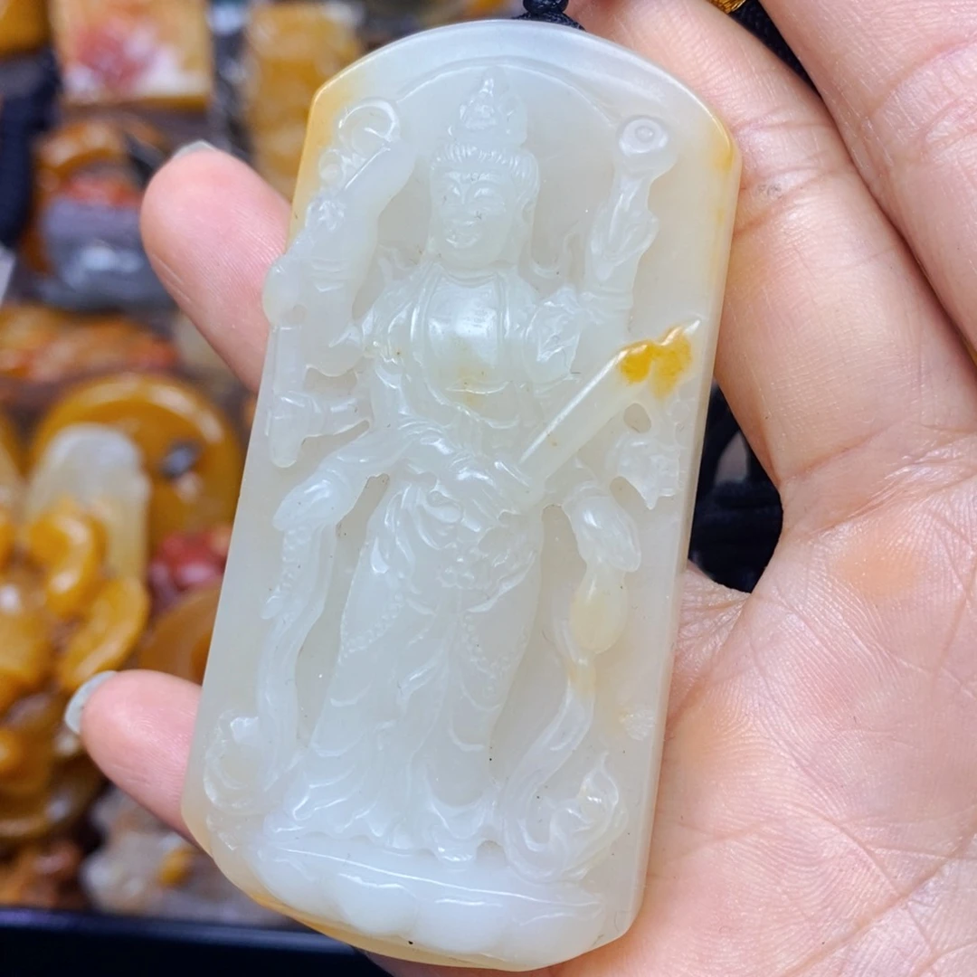 未镶嵌石英质玉（黄龙玉）颈饰