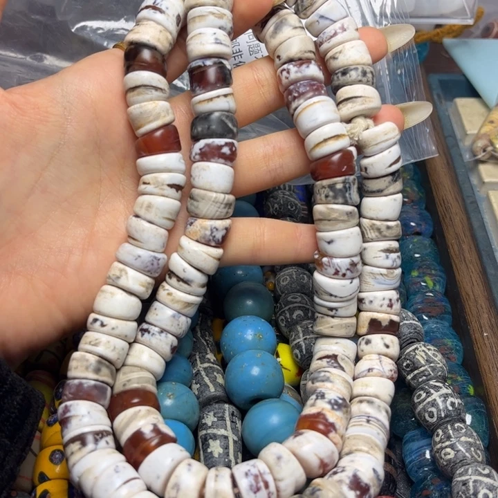 颈饰玻璃1526 玛.瑙 一条