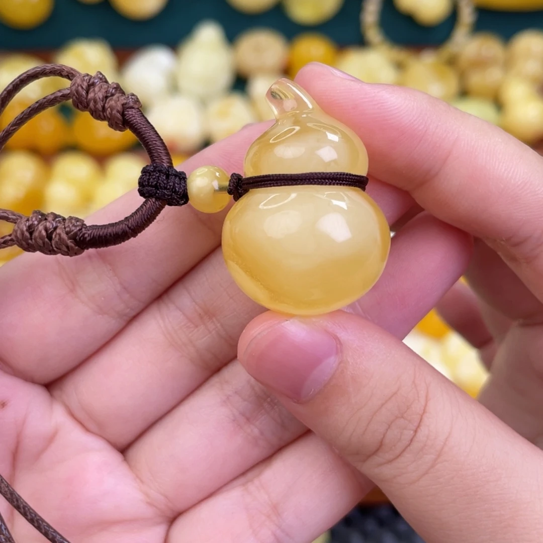 未镶嵌吊坠(赠链)蜜蜡