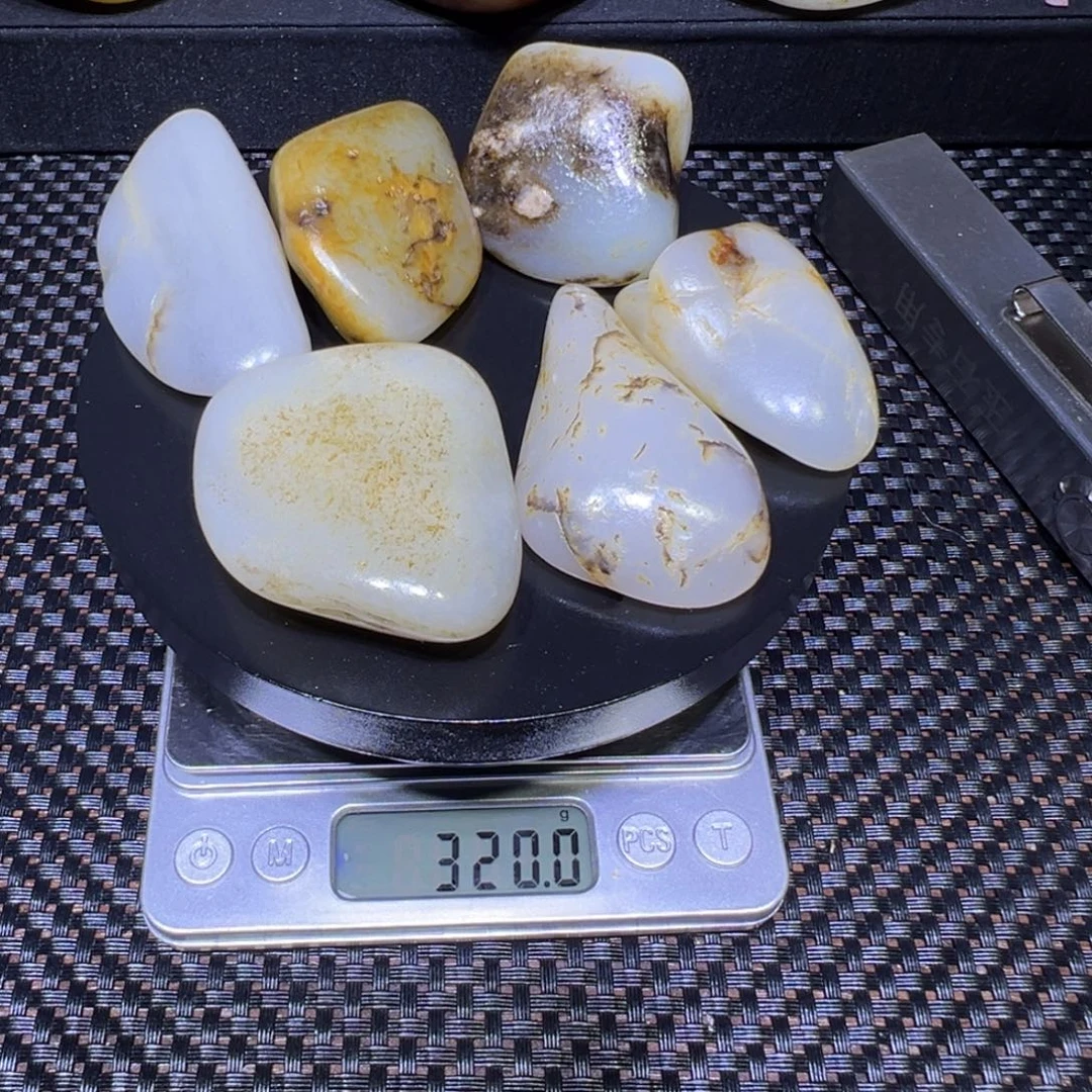 和田玉（子料）未镶嵌吊坠(不含链)320