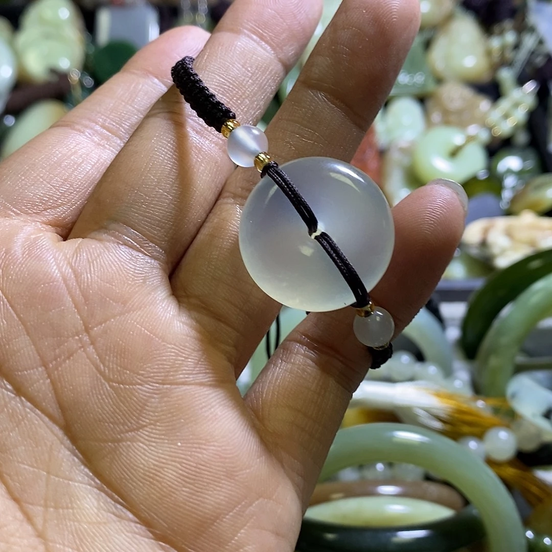 未镶嵌岫玉手绳一个