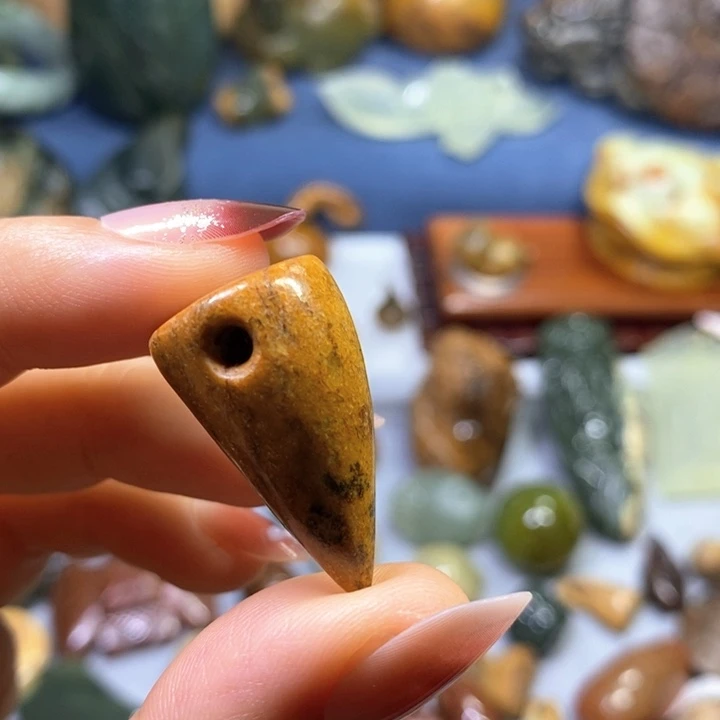 岫岩河磨玉（透闪石质玉）未镶嵌挂件