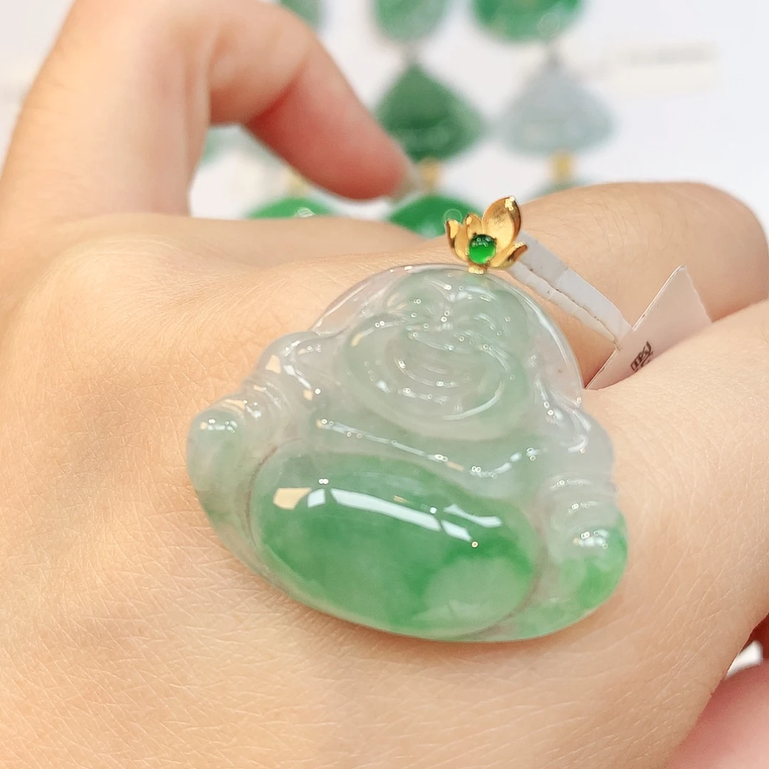 翡翠18K金镶嵌颈饰