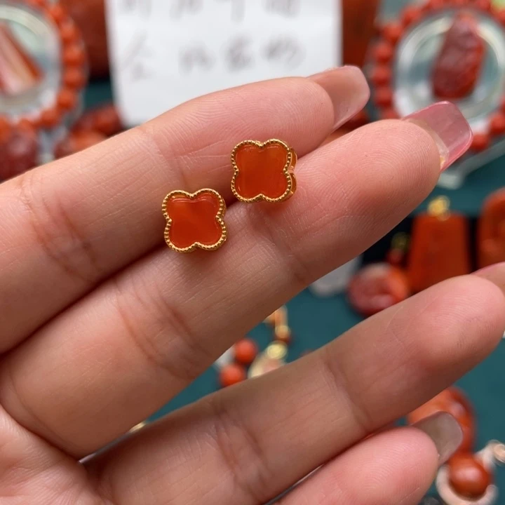 银S925镶嵌开播福利川料南红四叶草耳钉南红玛瑙