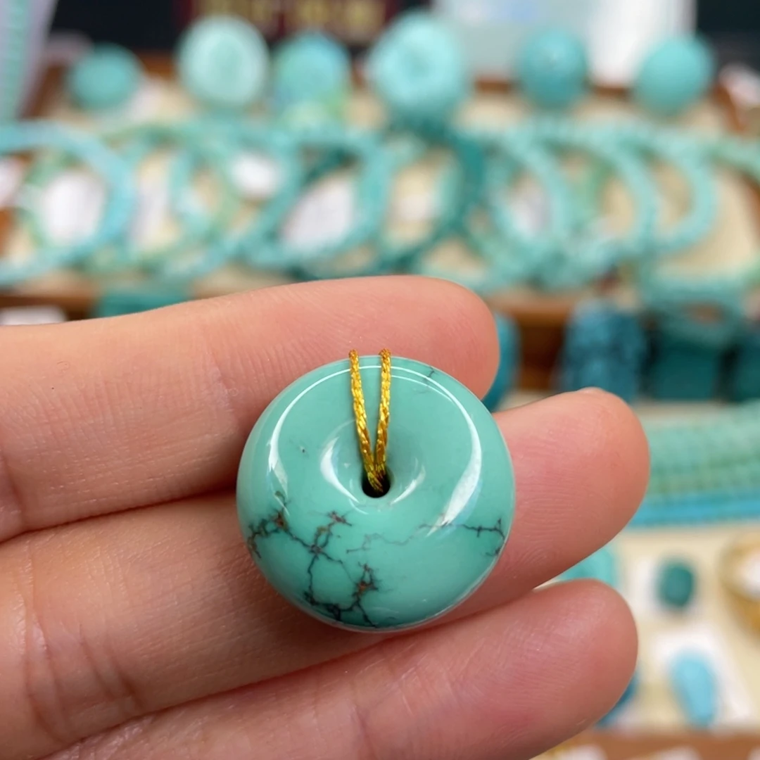 绿松石未镶嵌挂件