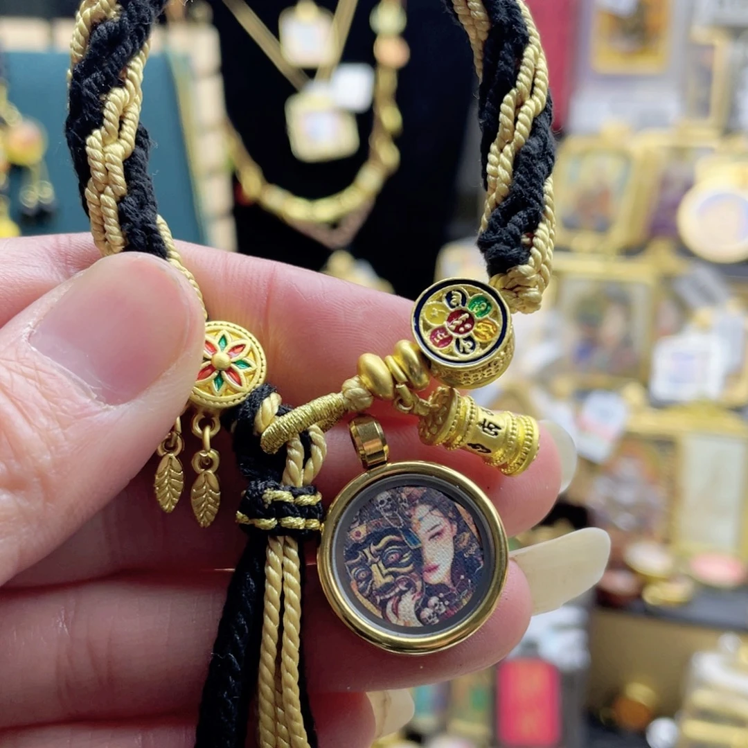 铜铁合金类唐卡等多种形式的艺术形式和