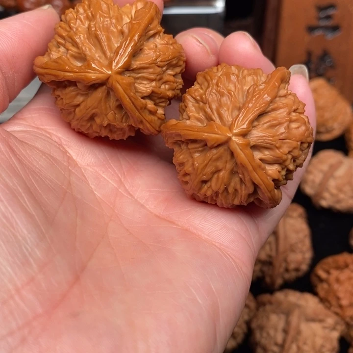 吊坠文玩核桃白奔